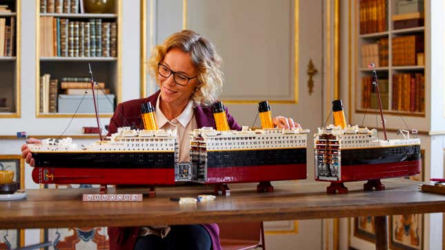Imagen para el artículo titulado Esta réplica del Titanic es el modelo de Lego más grande jamás lanzado con 9090 piezas
