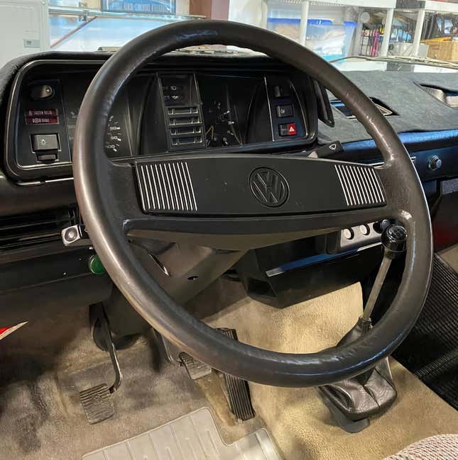 「4万ドルで、この 1989 年式 VW Tristar Doka ピックアップは完全にヤバいですか?」というタイトルの記事の画像