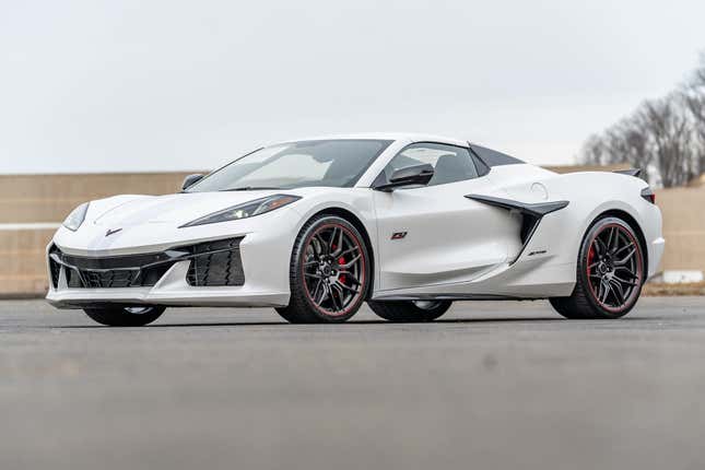 Image for article titled Sellers Try and Fail to Flip Two C8 Corvette Z06s