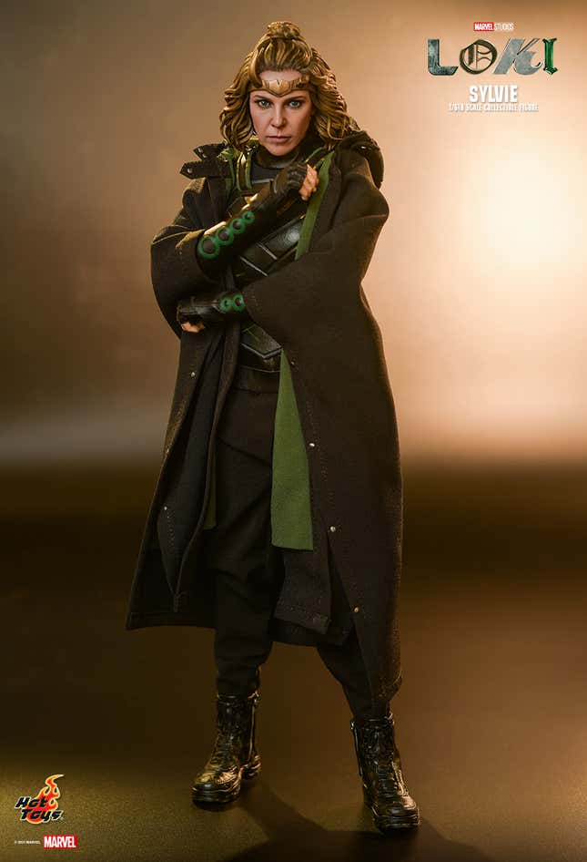 Image for article titled Loki and Sylvie Look Deep Into Each Other’s Souls in Their New Hot Toys Figures