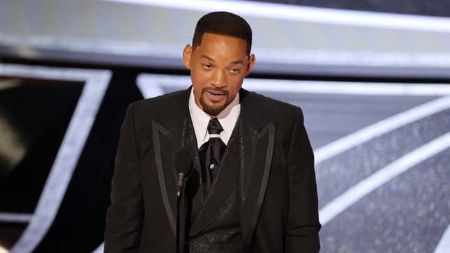  Will Smith accepts the Actor in a Leading Role award for ‘King Richard’ onstage during the 94th Annual Academy Awards on March 27, 2022 in Hollywood, California.