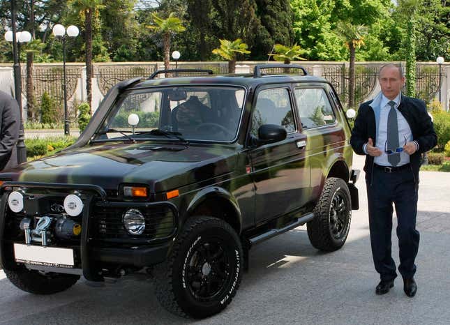 Image for article titled 🚗 それってあり? ロシア「国産車」