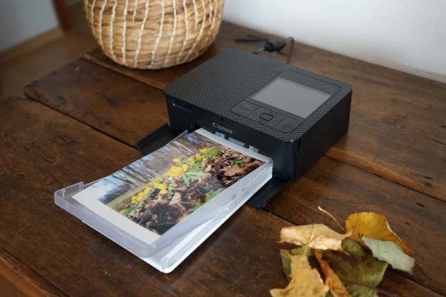 Imagen para el artículo titulado Canon Selphy CP1500, una pequeña impresora de fotos para las grandes ocasiones