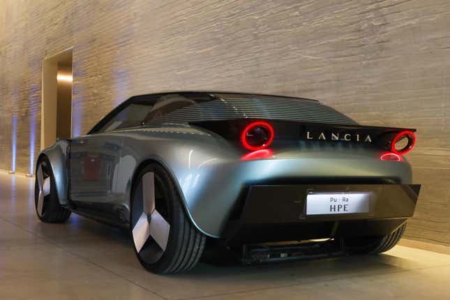 The Lancia Pu+Ra HPE concept car.