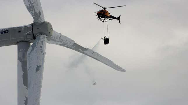 A photo of an Alpine Helicopter test on a wind farm in the winter of 2013-2014 in the Uljabuouda mountains in Arjeplog, Sweden that has been recirculated recently as part of anti-climate propaganda.