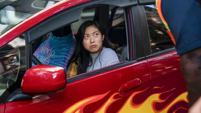Image for article titled Awkwafina Is Scrappy and Scammy in Nora from Queens