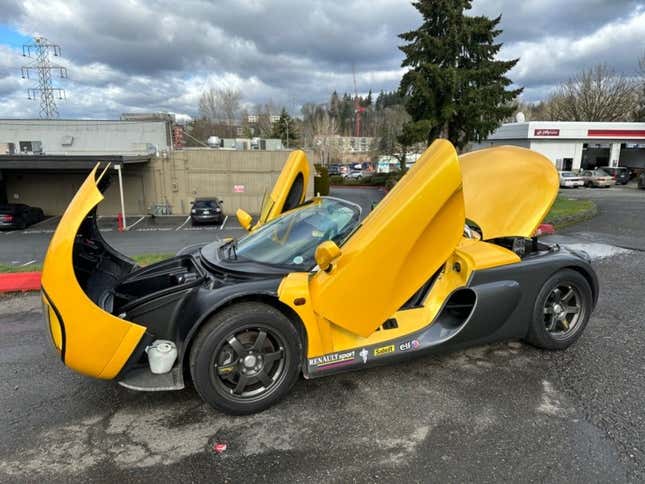 Image for article titled At $39,995, Would You Race To Buy This 1998 Renault Sport Spider?