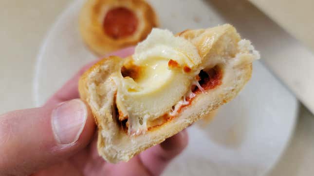 Image for article titled The Pizza Cupcake Is (Mostly) a Snacking Success