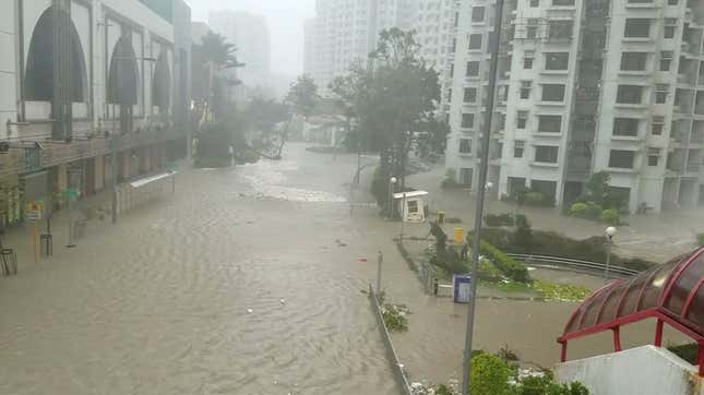 Image for article titled Photos: Super Typhoon Mangkhut mangles all in its path