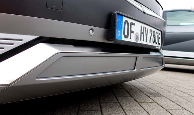 Image for article titled Let's Appreciate The Hyundai Ioniq 5 Electric Hatchback's Cooling System Feature That Makes It Look Grille-Less