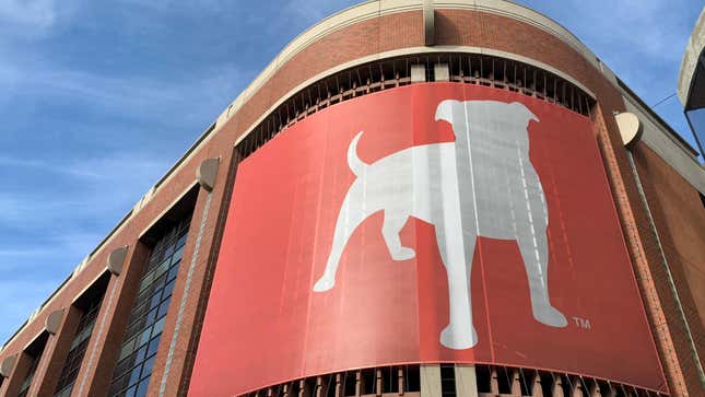 The Zynga Interactive logo of a pitbull on the side of a building.