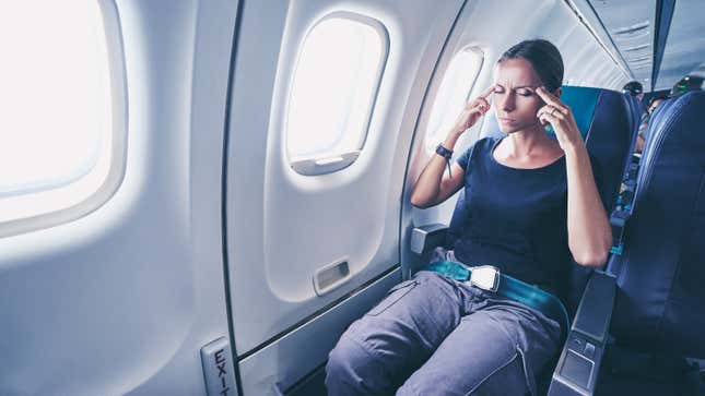 Image for article titled How to Overcome Your Fear Of Flying