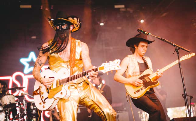 Image for article titled Coachella 2022: All the Fashion Hits and Flops