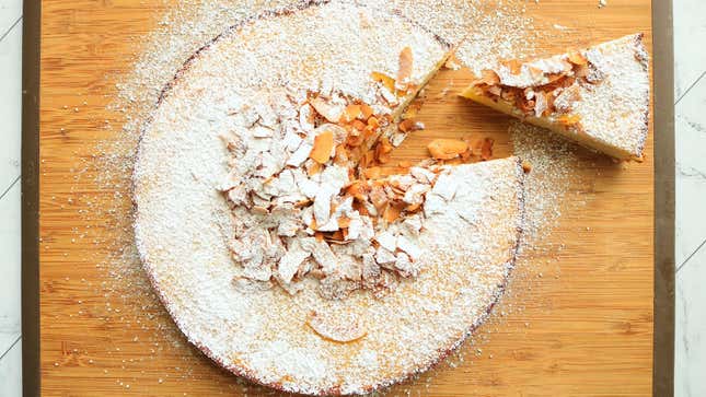 Image for article titled This Flourless Coconut Cake Is Perfect for Snacking