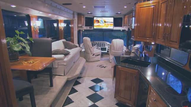 Image for article titled This Mammoth Amphibious RV Is A Yacht You Can Drive On The Road