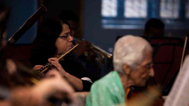 Jini Dinshaw in action at a concert.