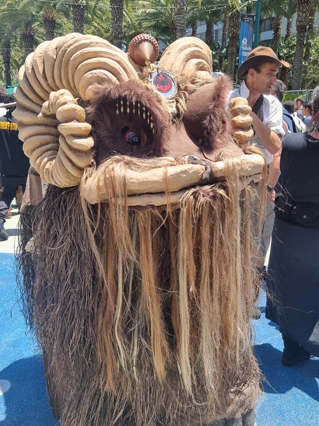 Image for article titled Here&#39;s Some of Star Wars Celebration 2022&#39;s Coolest Cosplay