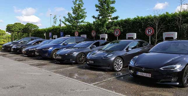 Imagen para el artículo titulado Tesla abrirá su red de cargadores a otros vehículos eléctricos a finales de este mismo año