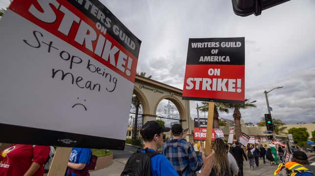 Image for article titled The best signs from the Writers&#39; Strike picket line (so far)