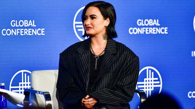 Image for article titled Demi Lovato: It Was 'Exhausting' to Educate People About Being Nonbinary All the Time