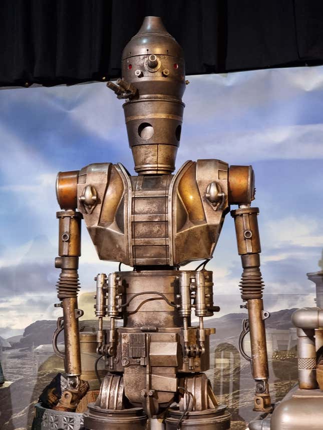 Image for article titled Say Goodbye to Star Wars Celebration 2022 With These Cosplay and Costume Pics