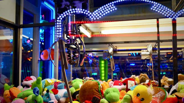 Image for article titled U.S. Adds $19 Trillion In Debt Attempting To Win Toy For Girlfriend From Claw Machine