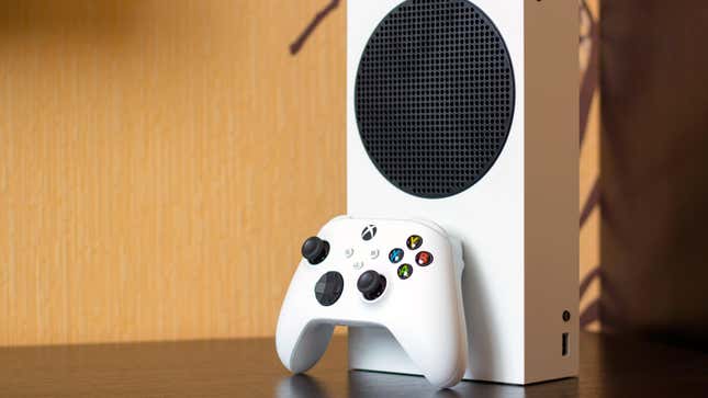 Image for article titled You Can (Basically) Get an Xbox Series S for $200 Right Now