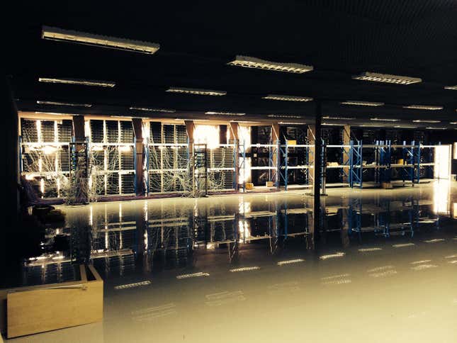 Image for article titled An enormous bitcoin mine went up in flames, affecting the entire network