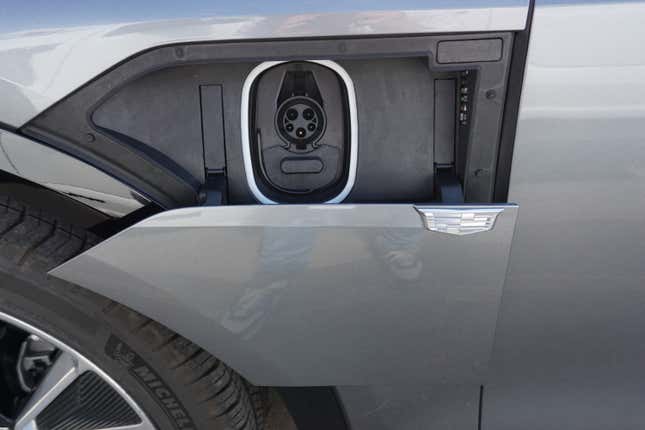 Image for article titled The 2023 Cadillac Lyriq Shows What GM Can Do When it Really Tries