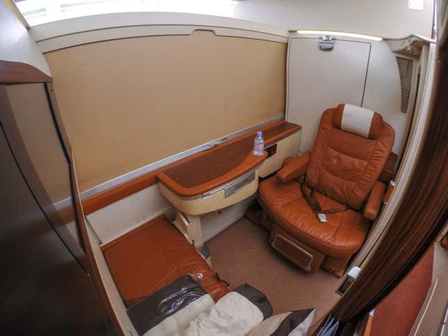 Image for article titled What it’s like to fly the $23,000 Singapore Airlines Suites class