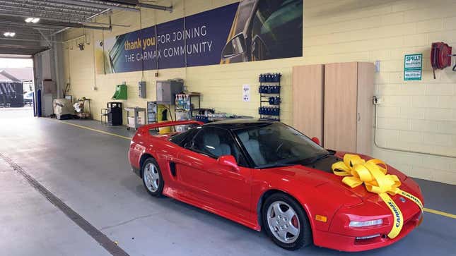 Image for article titled CarMax Employee Scores Deal of a Lifetime With $30,000 Acura NSX