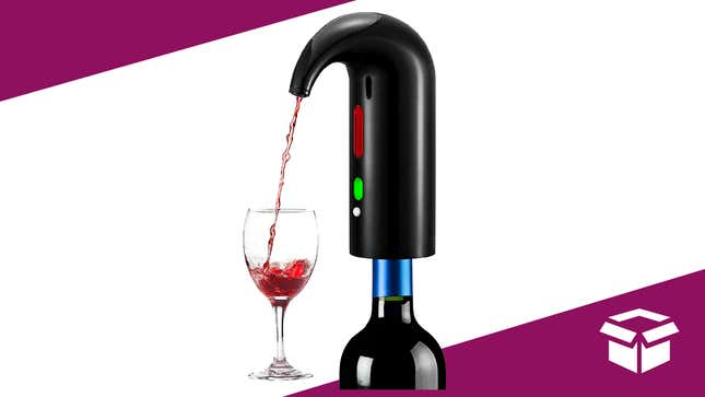 This one-touch wine decanter aerates wine.