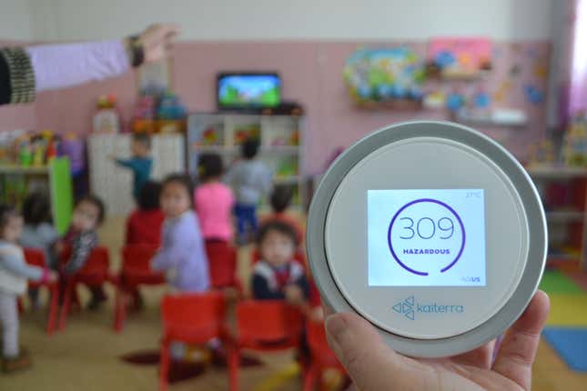 An Air Quality Index reading in a classroom at Kindergarten n° 212 in Dari Ekh. This level is considered “hazardous” by the US Environmental Protection Agency.