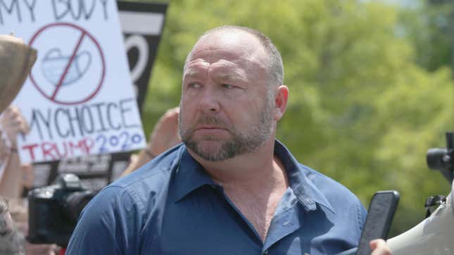 Image for article titled Alex Jones Oversaw ‘Spy Ring’ Surveilling Ex-Wife and Current Wife