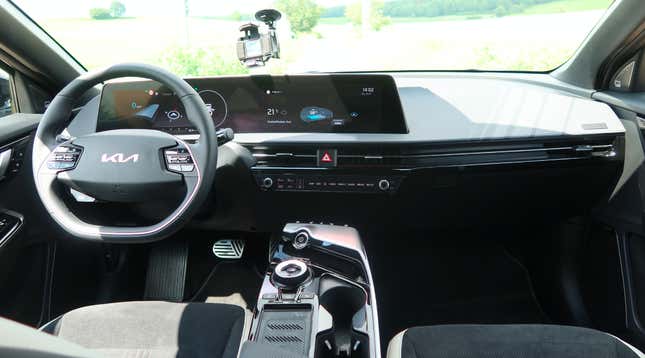 Image for article titled I Drove A Preproduction Kia EV6, The First Electric Kia Built On The 'Revolutionary' E-GMP Platform. Here's What I Thought