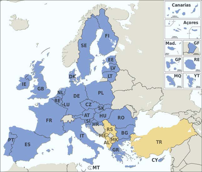 Miembros de la Unión Europea (en azul) y candidatos (en amarillo)