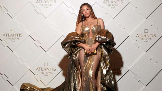 Beyoncé attends the Atlantis The Royal Grand Reveal Weekend, a new ultra-luxury resort on January 21, 2023 in Dubai, United Arab Emirates. 
