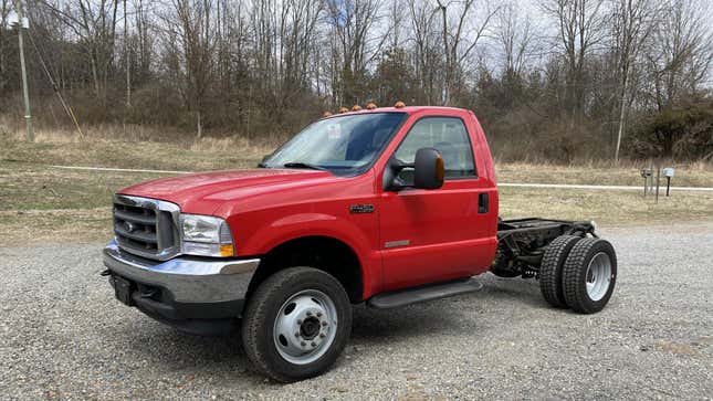 Image for article titled For Sale: A Super Low Mileage Ford Super Duty That Was Only Ever Driven on a Property