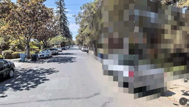 Imagen para el artículo titulado Apple Maps pixela la casa de Tim Cook después de que el CEO fuera perseguido por una acosadora