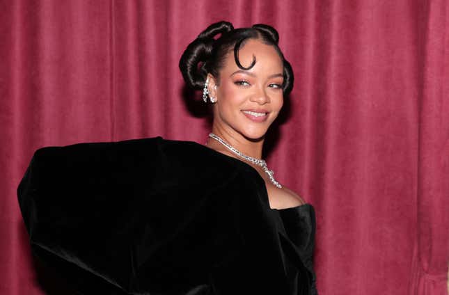 Image for article titled Rihanna&#39;s Super Bowl Surprises Just Keep On Coming