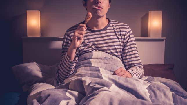 Image for article titled Can&#39;t stop eating junk food? Try sleeping more