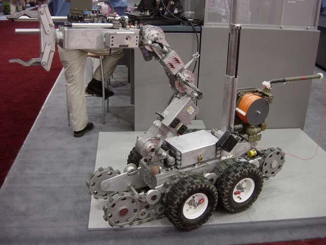 El modelo REMOTEC F6A podría convertirse en lo más parecido a Robocop en la vida real