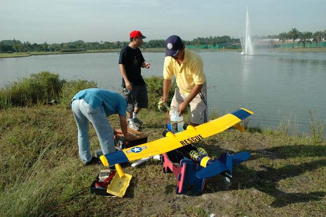 Image for article titled Seven things we know about Malaysian pilot Zaharie Shah from his internet footprint