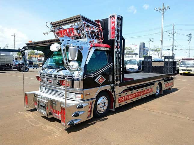 Image for article titled This Ridiculously Awesome Dekotora-Style Truck Can Be Yours