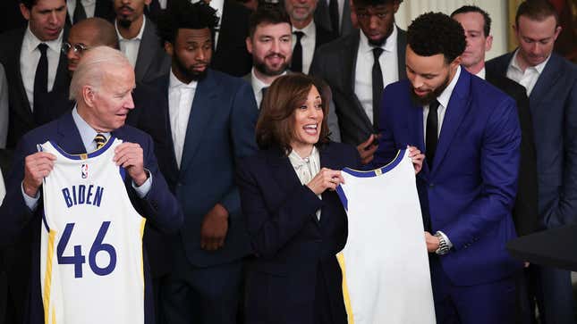 Image for article titled Golden State Warriors Present Kamala Harris With Blank Jersey
