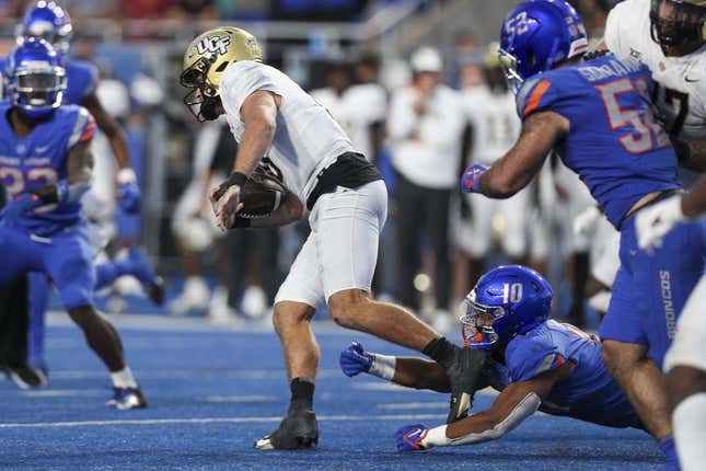 Sep 9, 2023; Boise, Idaho, USA; UCF Knights quarterback John Rhys Plumlee (10) during the second half of play versus the Boise State Broncos at Albertsons Stadium. UCF beats Boise State 18-16.