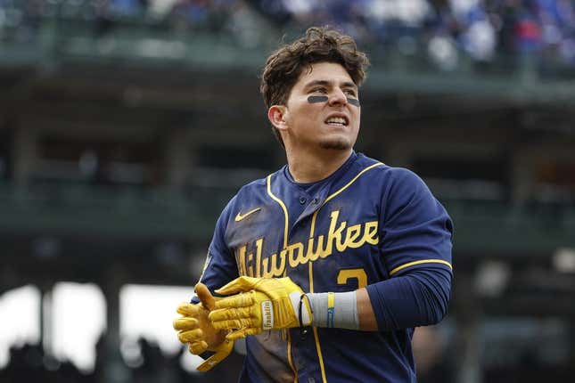 Brewers infielder Luis Urías improvised to work out while quarantined