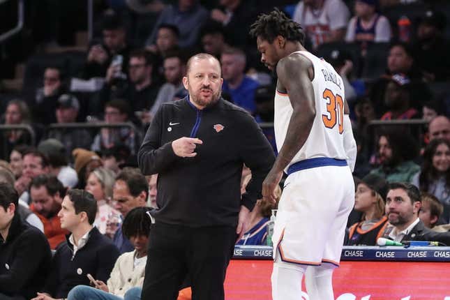 Mar 27, 2023; New York, New York, USA;  New York Knicks head coach Tom Thibodeau talks with New York Knicks forward Julius Randle (30) in the first quarter against the Houston Rockets at Madison Square Garden.