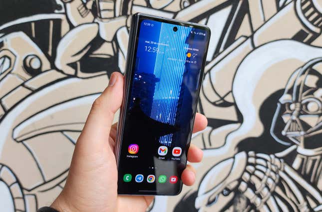 Imagen para el artículo titulado Análisis del Samsung Galaxy Z Fold 4: una pantalla enorme cada vez más útil