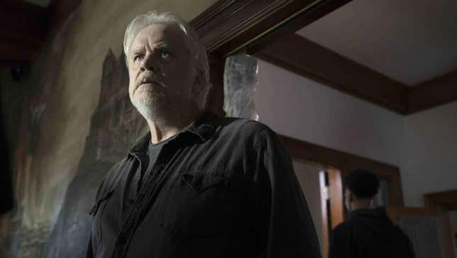 Pop (Tim Robbins) makes a very unpleasant discovery.